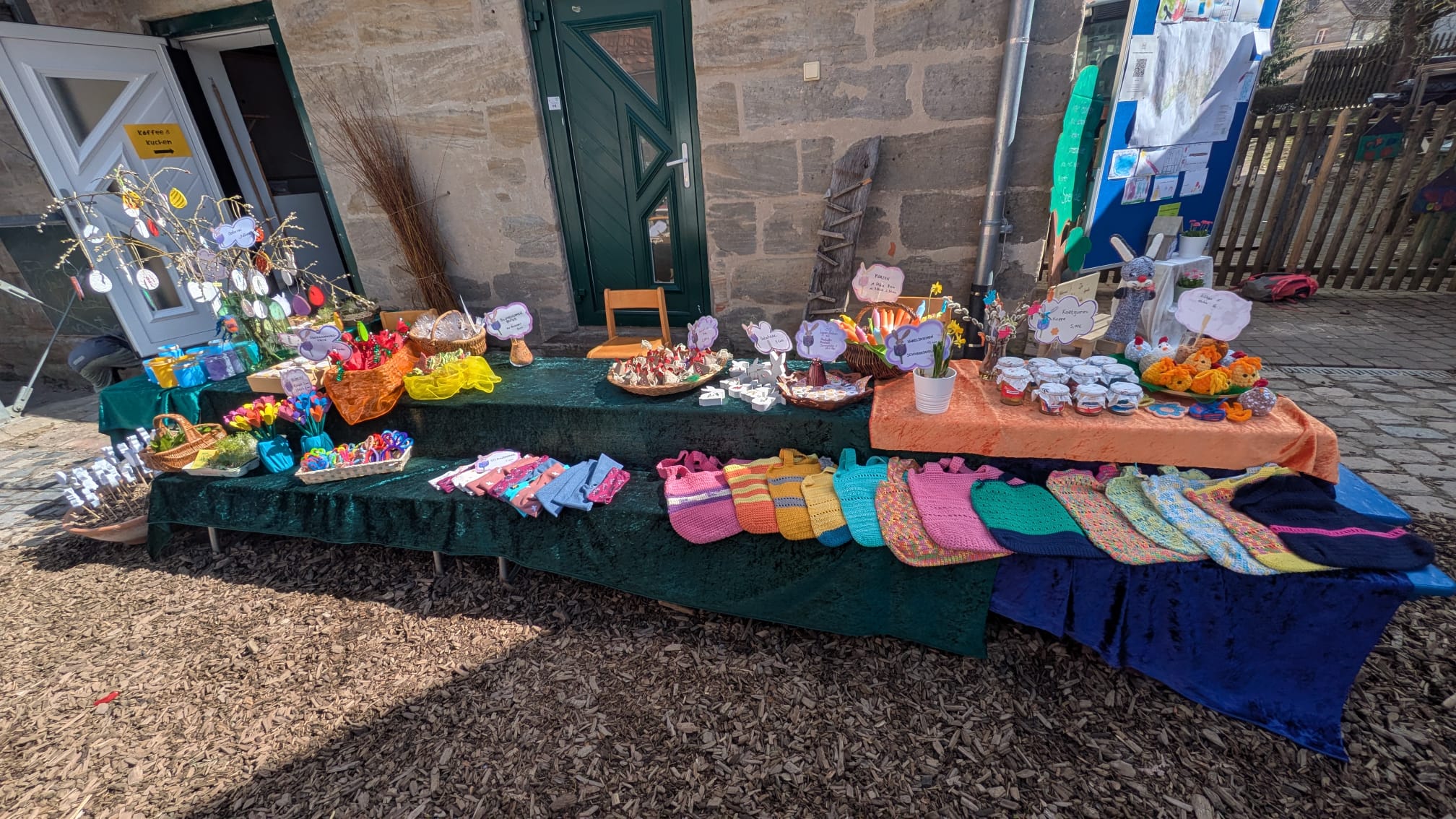 Erfolgreicher Ostermarkt – Kreative Unterstützung für die Gartenerneuerung